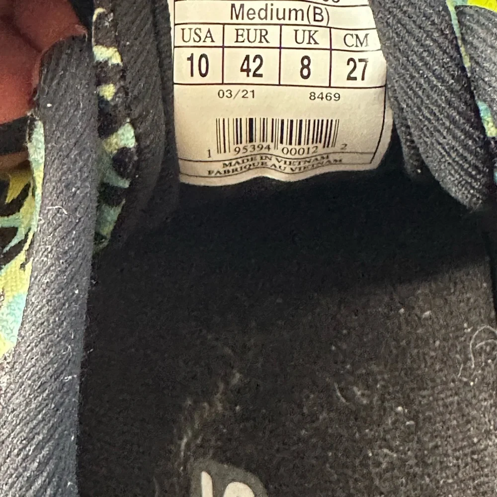 Brooks Women's Mint Green Black Leopard Print Running Shoes - Picture 11 of 11